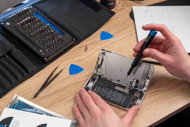 réparation iphone écran diagnostic par professionnel outils kit