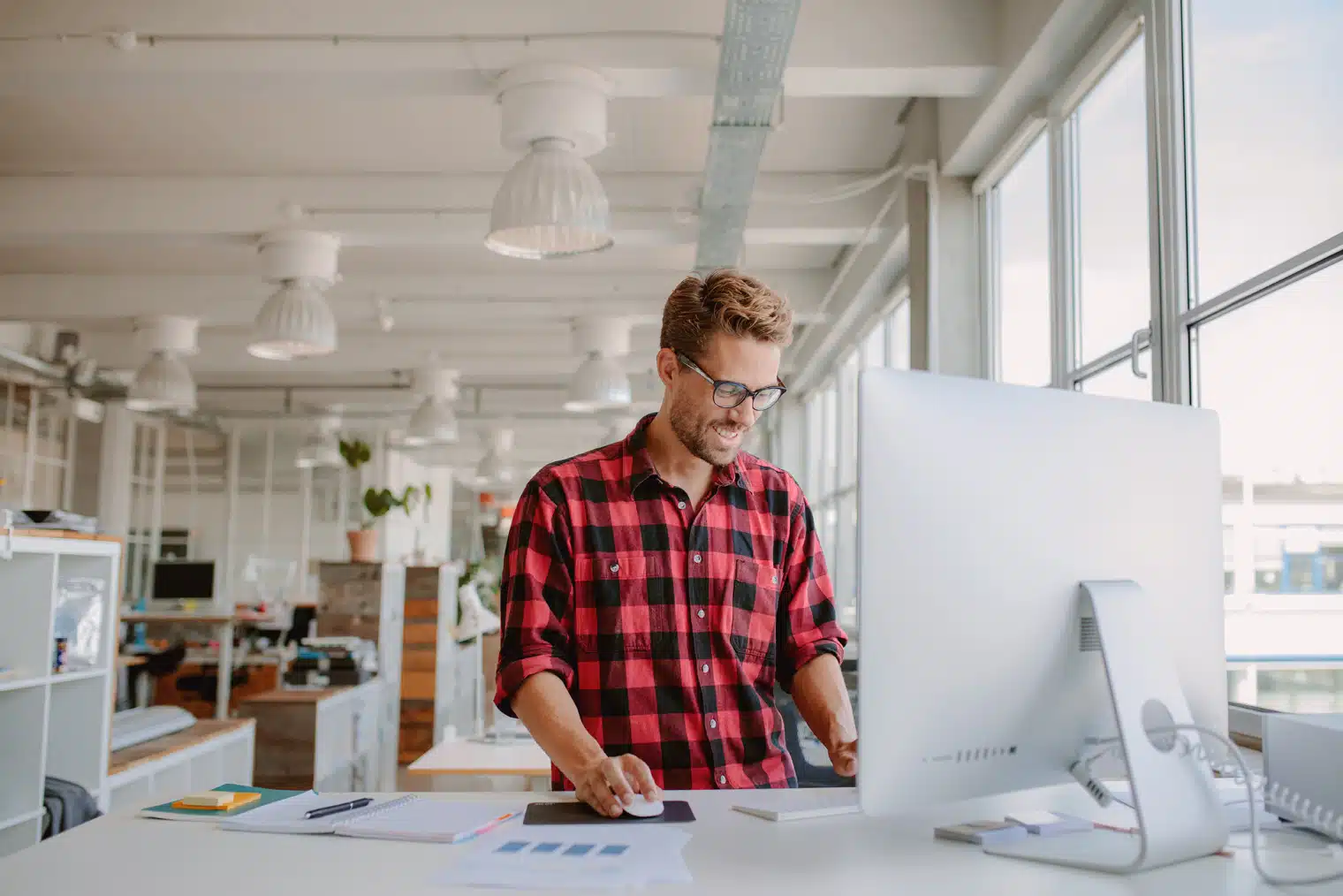 travailler debout au bureau