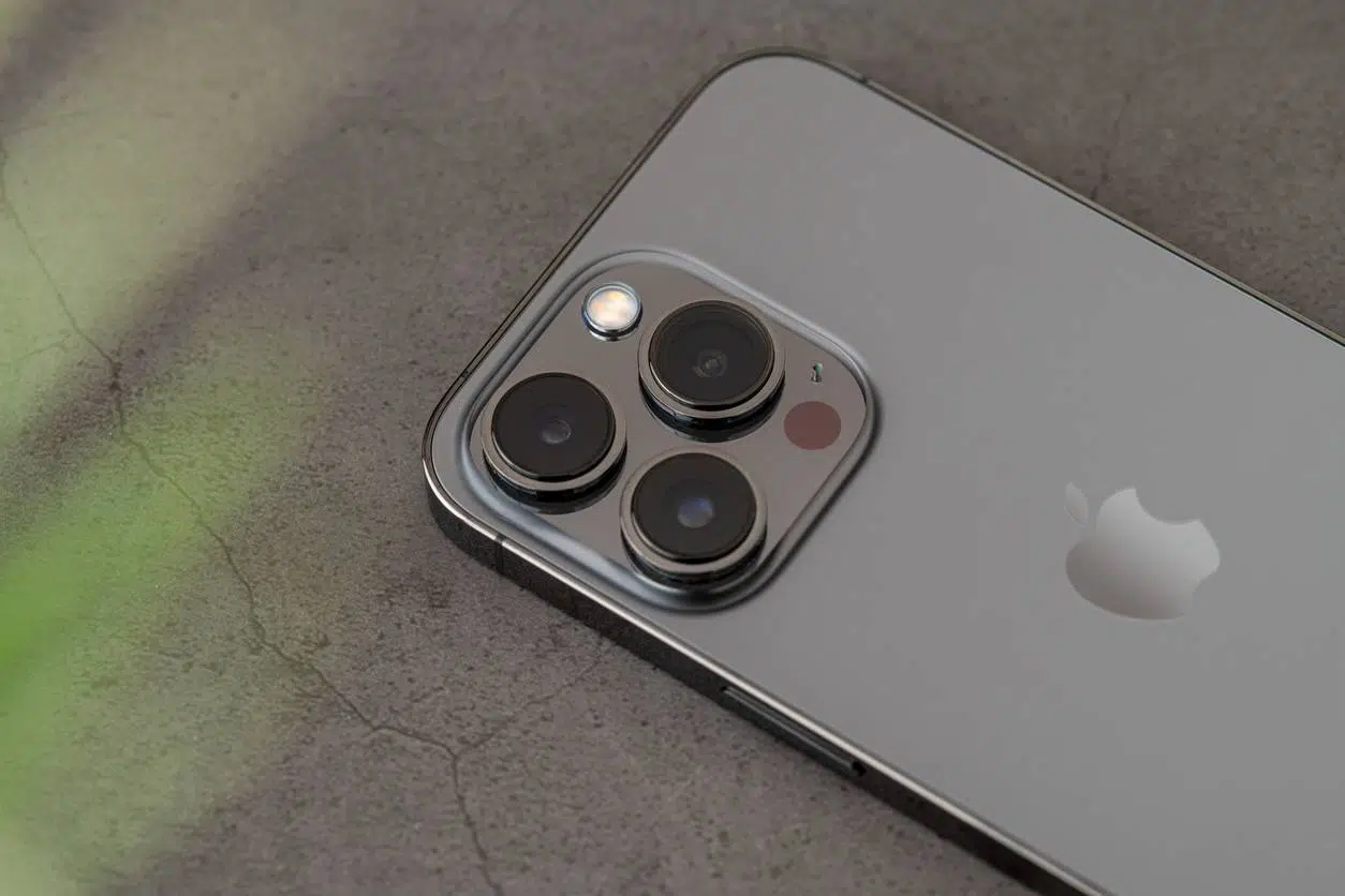 iPhone 13 coque transparente ultrafine